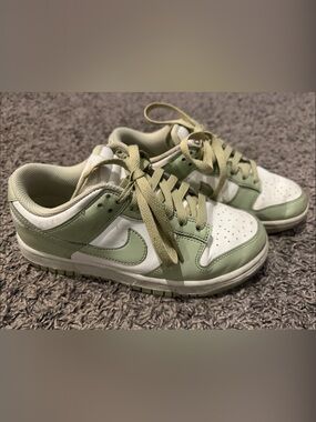 Nike Green and White Low-Top Sneakers